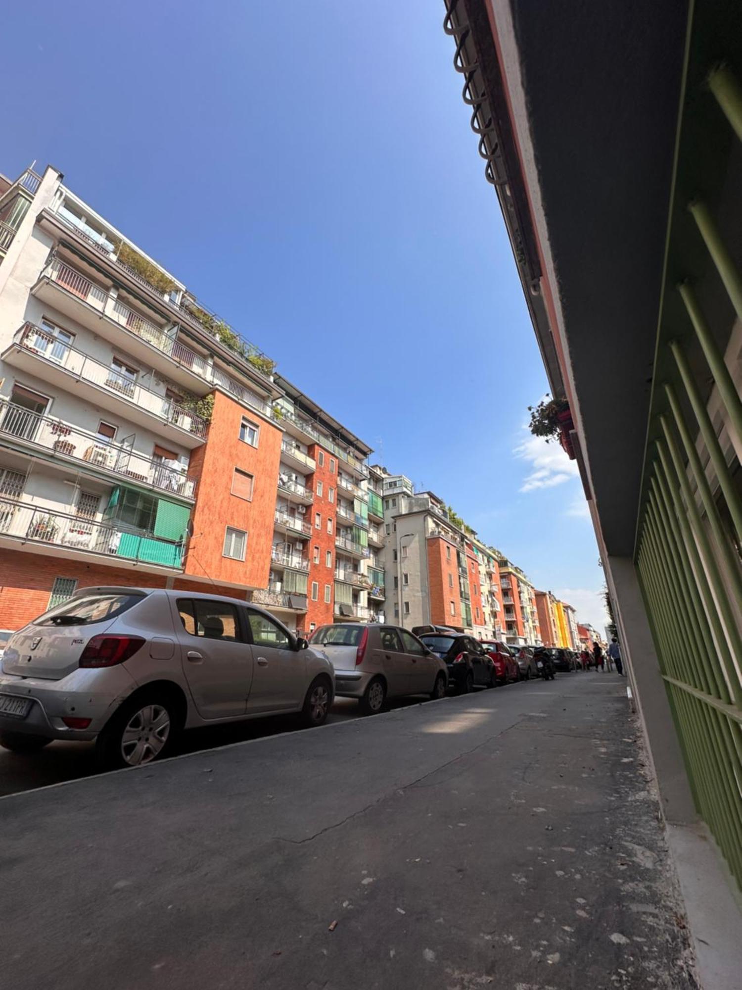 Residenza Elegante - A 5 Fermate Dal Duomo Villa Milan Bagian luar foto