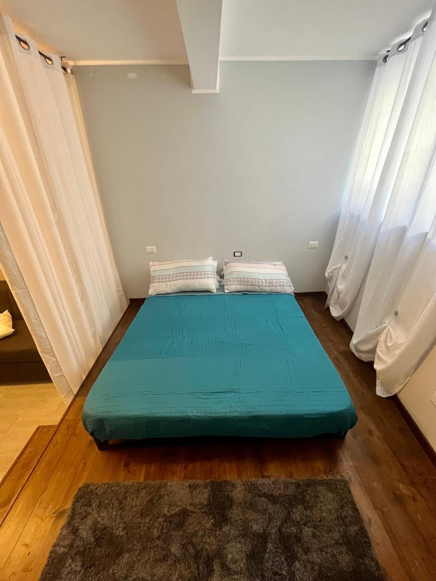 Residenza Elegante - A 5 Fermate Dal Duomo Villa Milan Bagian luar foto