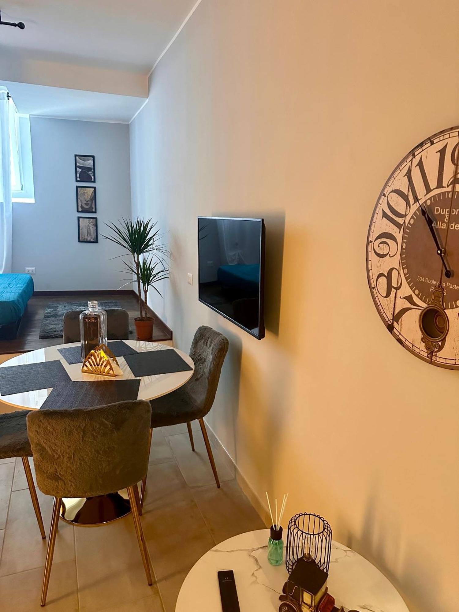 Residenza Elegante - A 5 Fermate Dal Duomo Villa Milan Bagian luar foto
