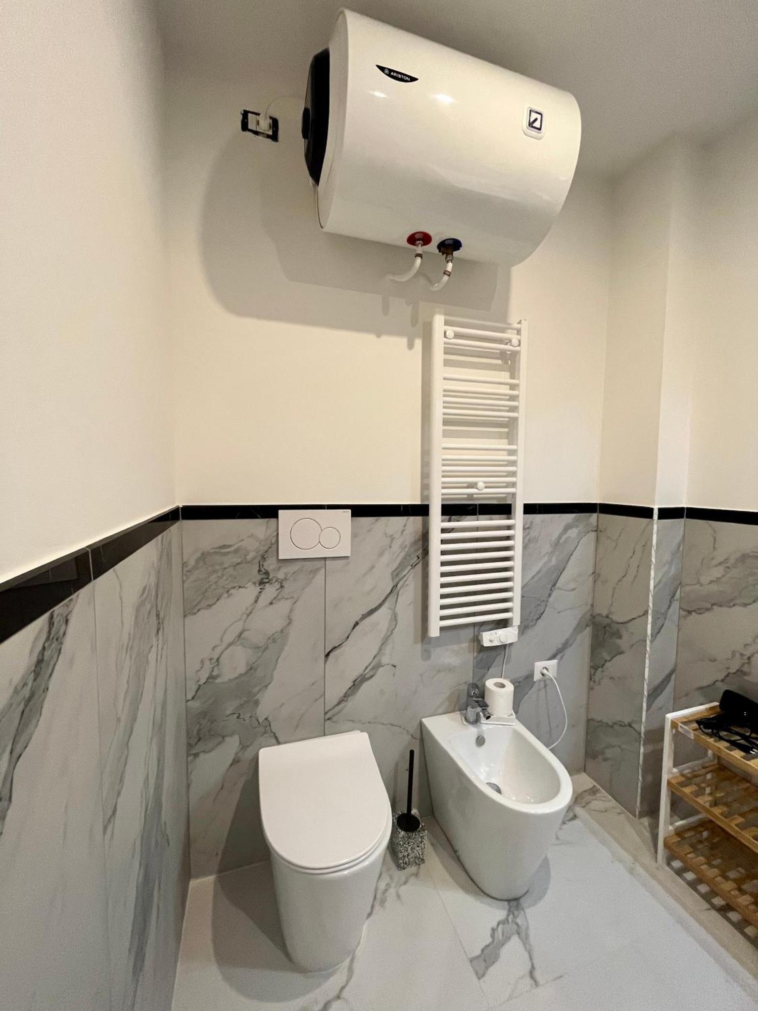 Residenza Elegante - A 5 Fermate Dal Duomo Villa Milan Bagian luar foto